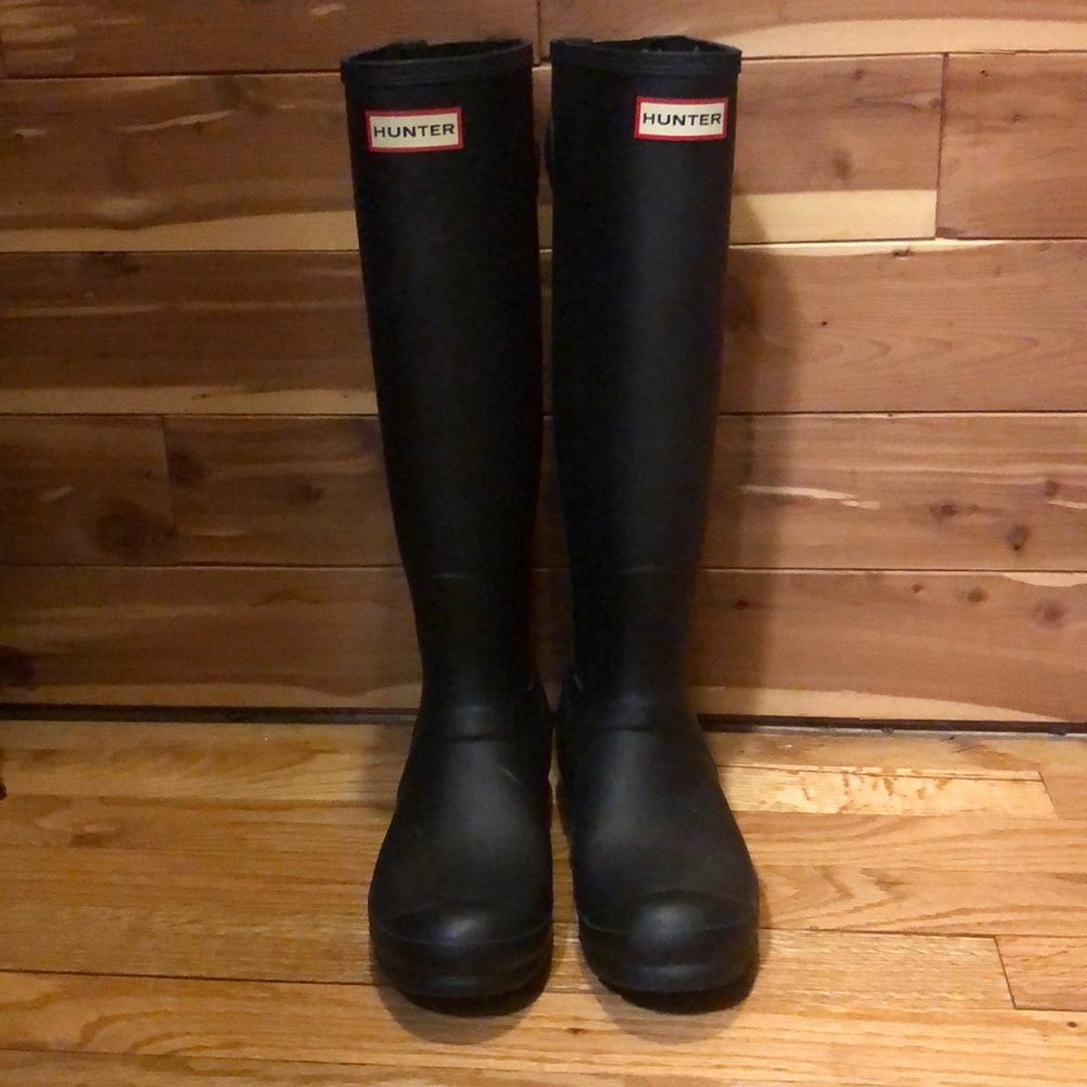 Women’s tall matte black hunter boots size 8